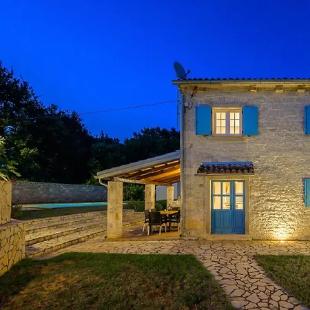 Vila Sasso Villa *
