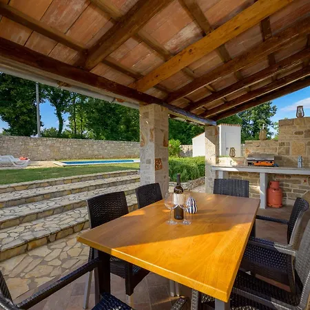 Vila Sasso Villa *
