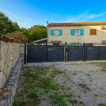Vila Sasso Villa *
